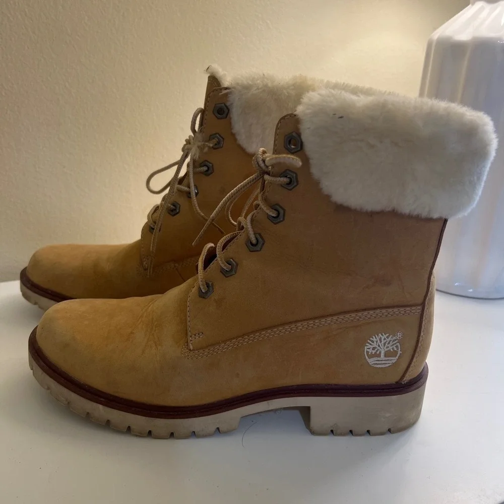 Timberland Womens Wheat Leather Faux Fur Trim Lace Up Boots 89379 Size 6M